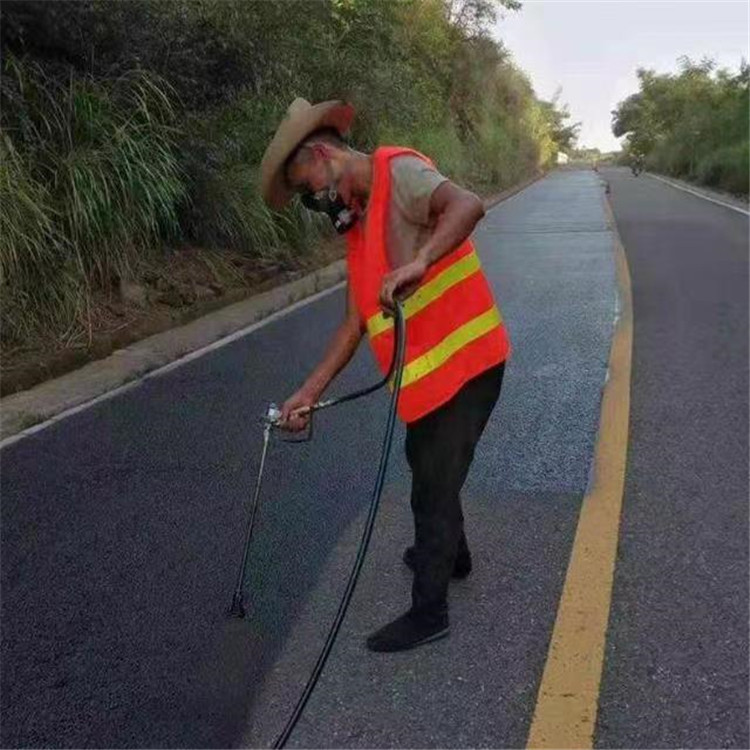 朝阳 彩色防滑路面的底涂是保障路面附着力